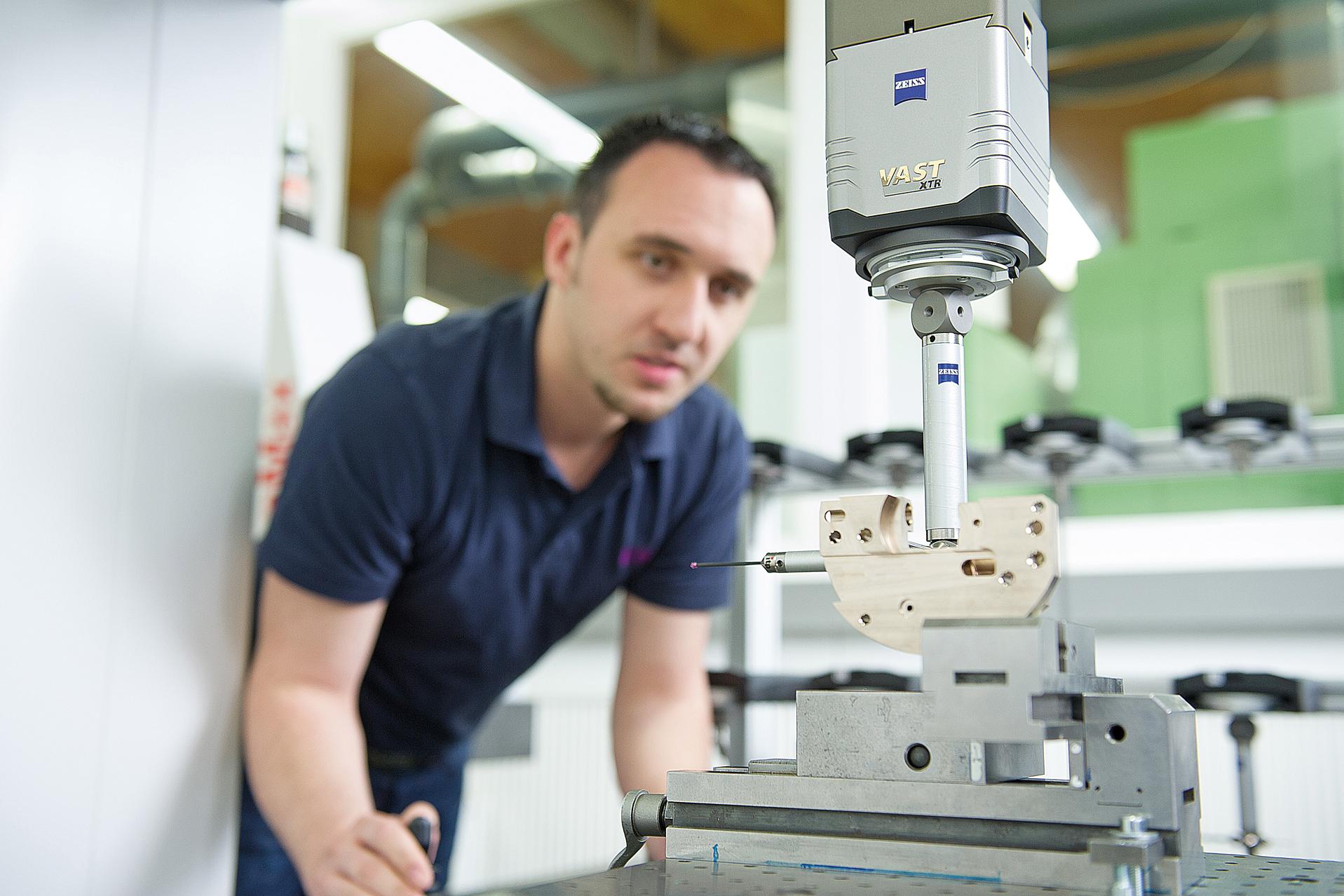ZEISS VAST XTR gold – Tipalo z integrirano rotacijsko osjo