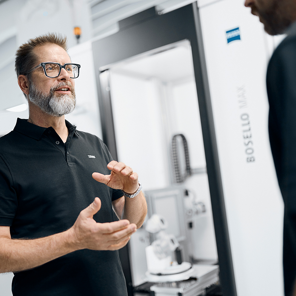 Izkušeni servisni tehnik sistema ZEISS BOSELLO 2D X-ray